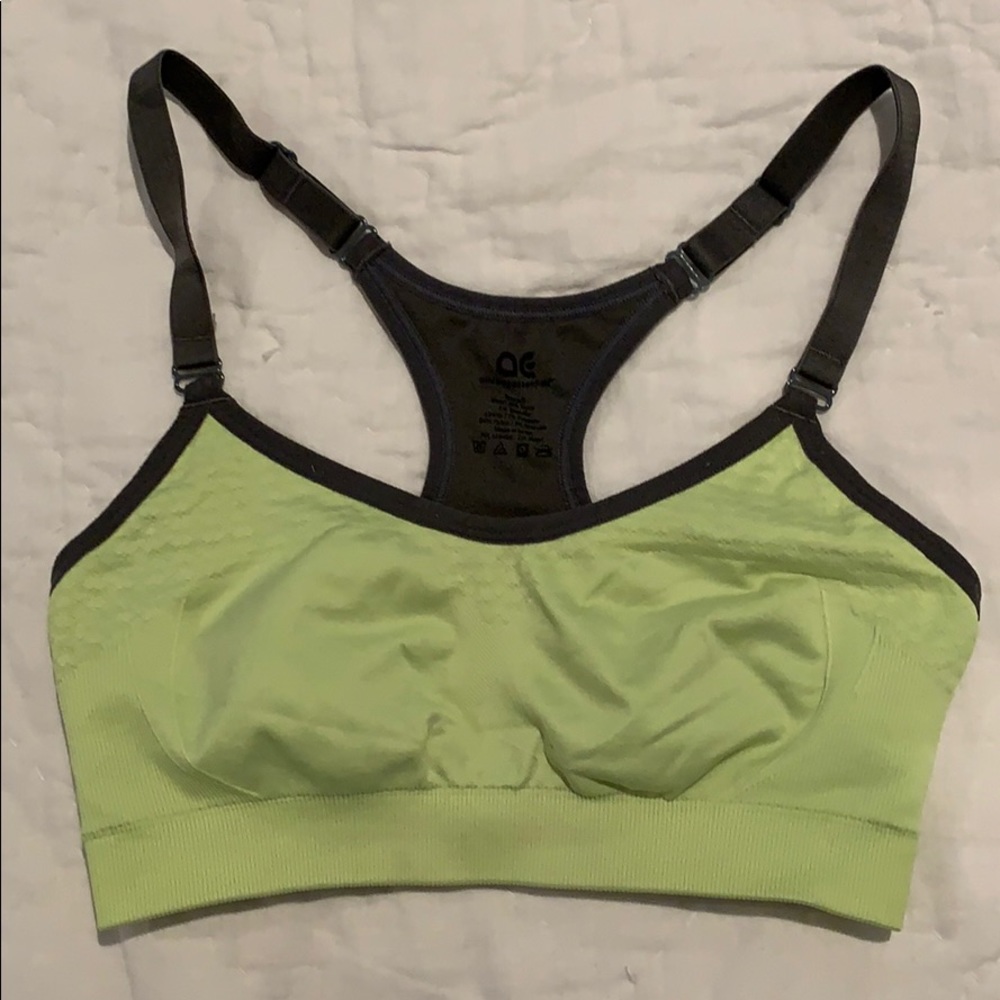 Athletic Essentials • Sports bra • NWOT • SM